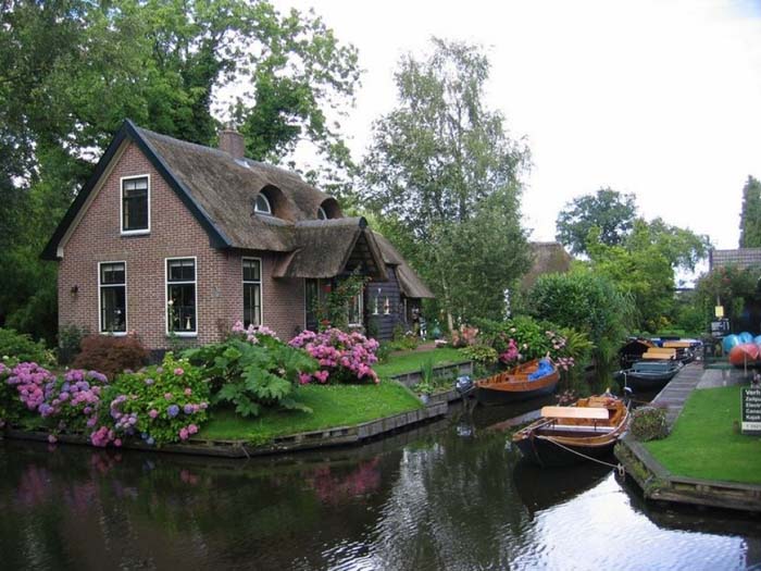 Μαγευτικό χωριό χωρίς δρόμους στην Ολλανδία (2)