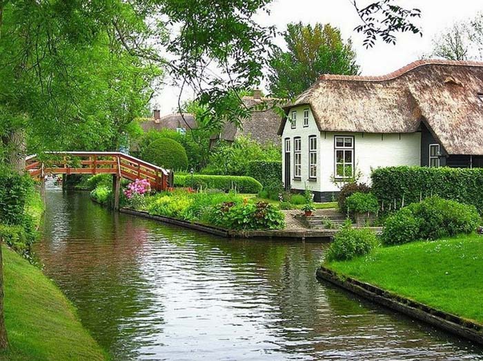 Μαγευτικό χωριό χωρίς δρόμους στην Ολλανδία (3)